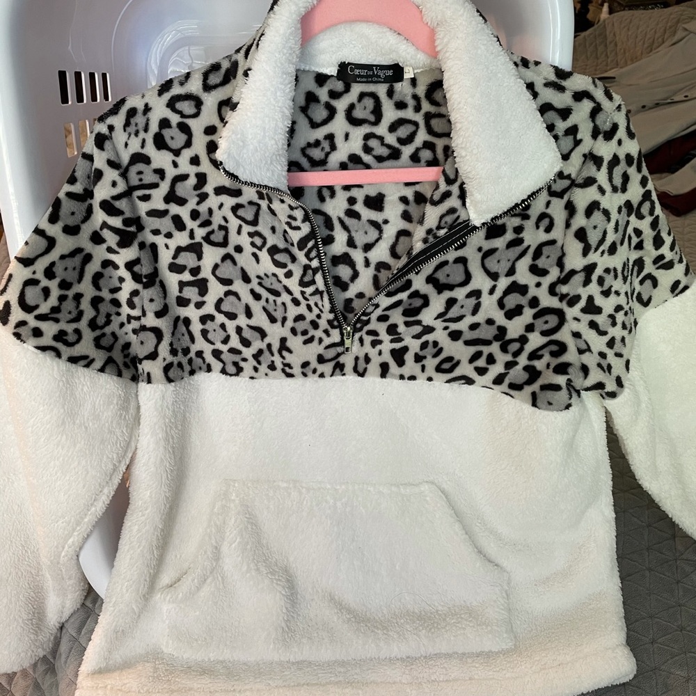 Snow Leopard 1/4 Zip
